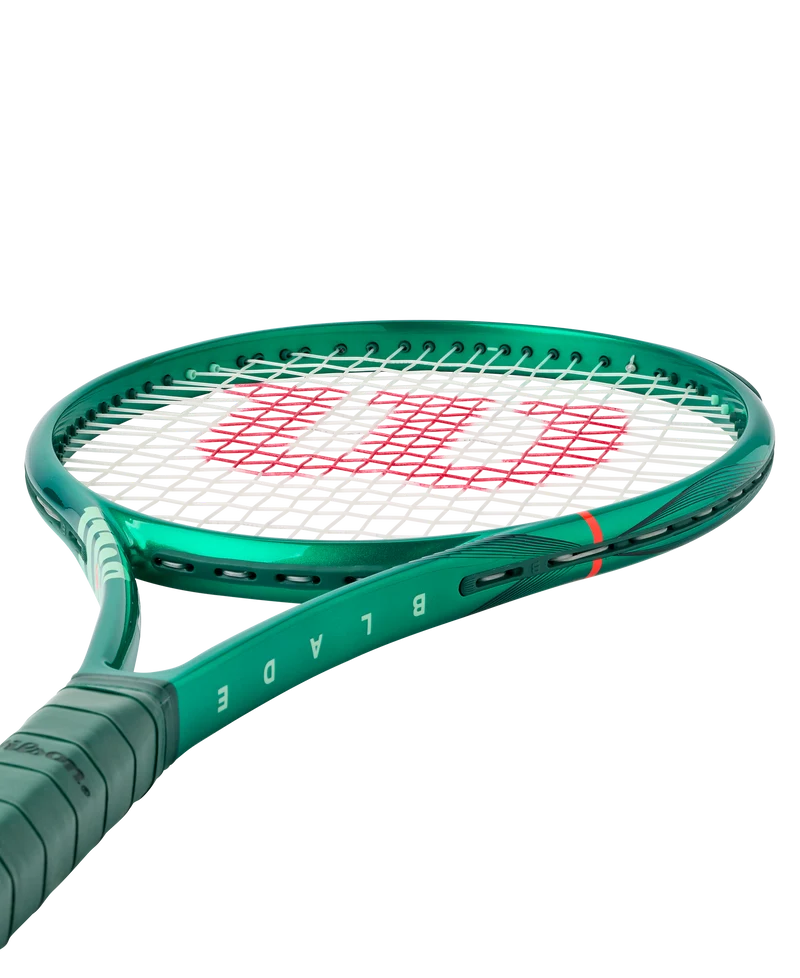 Wilson Blade 100UL V10 Tennis Racket
