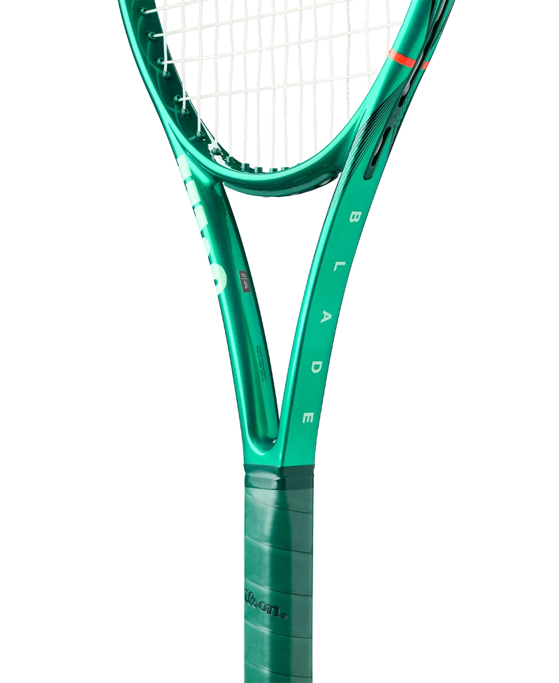Wilson Blade 100UL V10 Tennis Racket