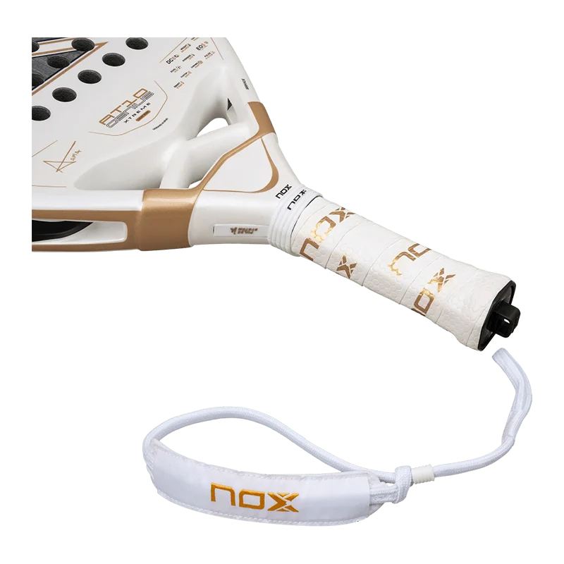 Pala de TEST Nox AT10 Genius 12K Xtrem by Agustin Tapia 2026