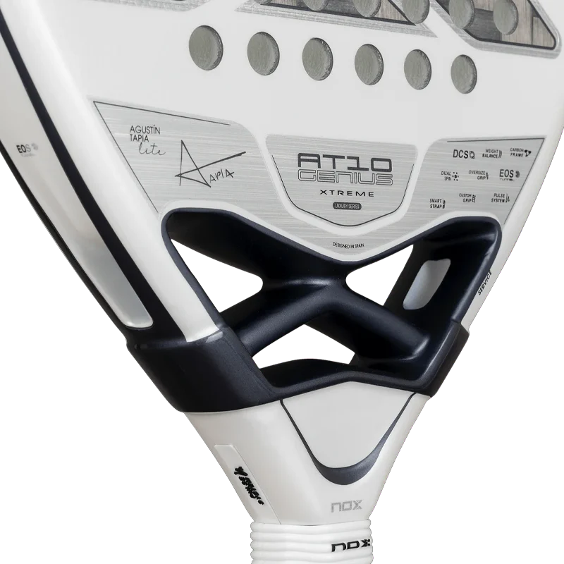 Pala de TEST Nox AT10 Genius 12K Xtrem Lite by Agustin Tapia 2026