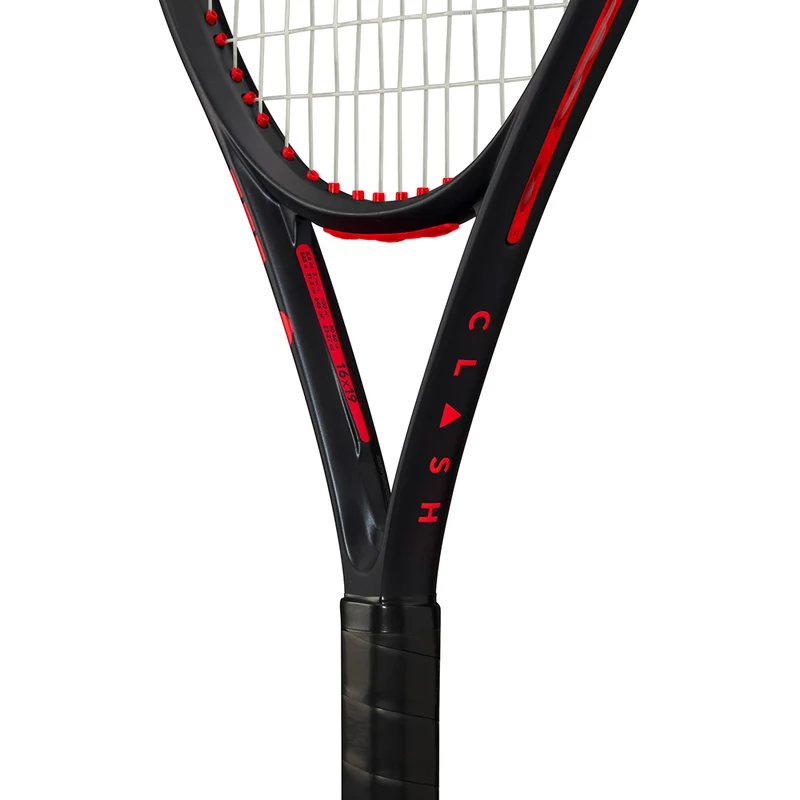 Wilson Clash 26 V3 Junior Tennis Racket