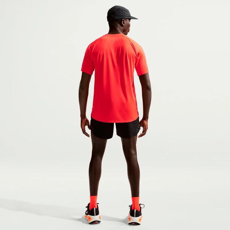 STRIDE 5IN Laufshorts Herren - schwarz, silber